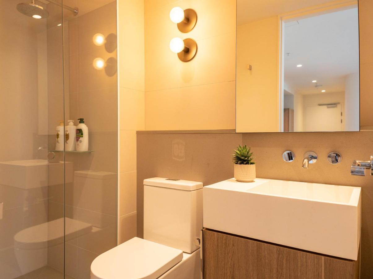 Cozy & Spacious 2B2B Apt In Cbd Ville de Ville de Melbourne Extérieur photo