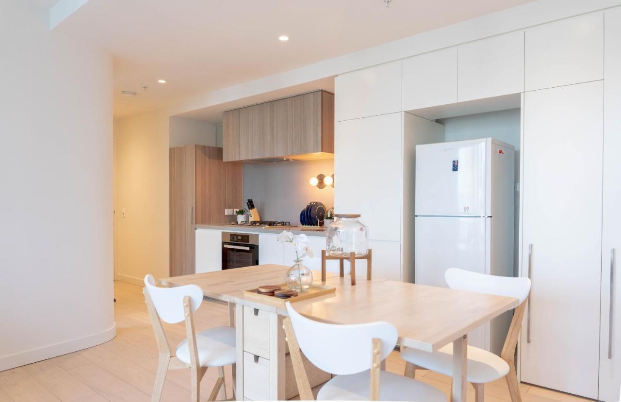 Cozy & Spacious 2B2B Apt In Cbd Ville de Ville de Melbourne Extérieur photo
